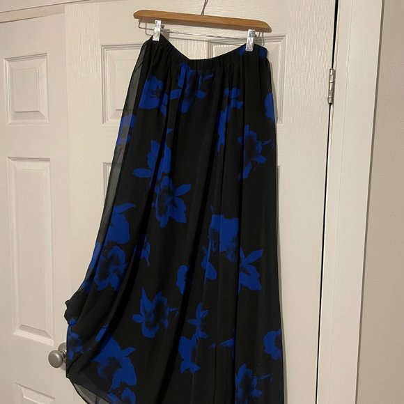 VENUS - maxi black/blue skirt - flowy - size large - Brand New - Picture 2 of 7